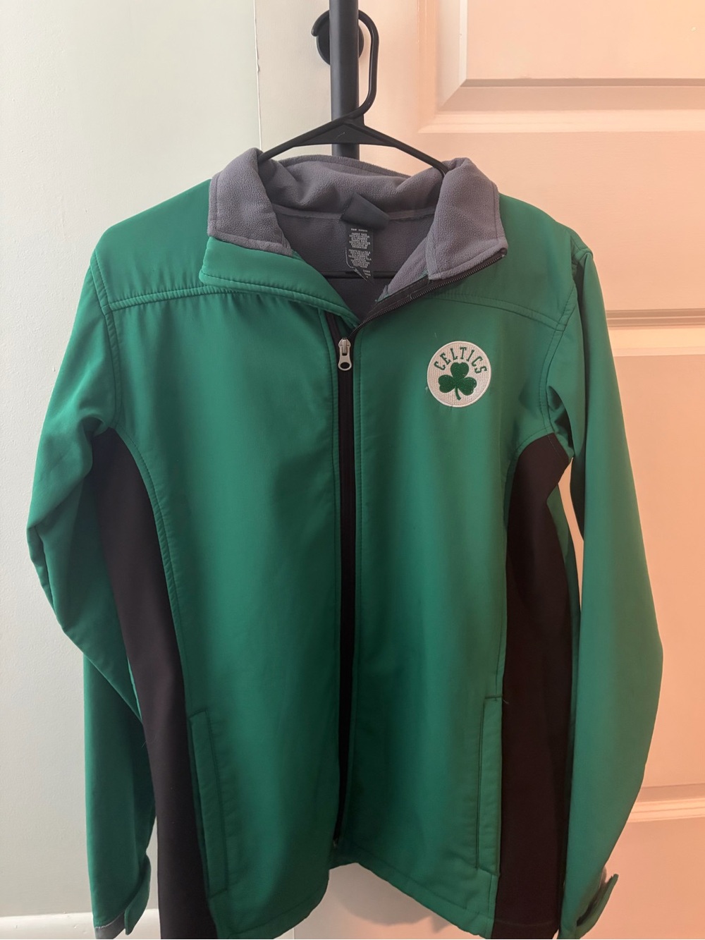 Official NBA Boston Celtics jacket size small - Picture 3 of 5
